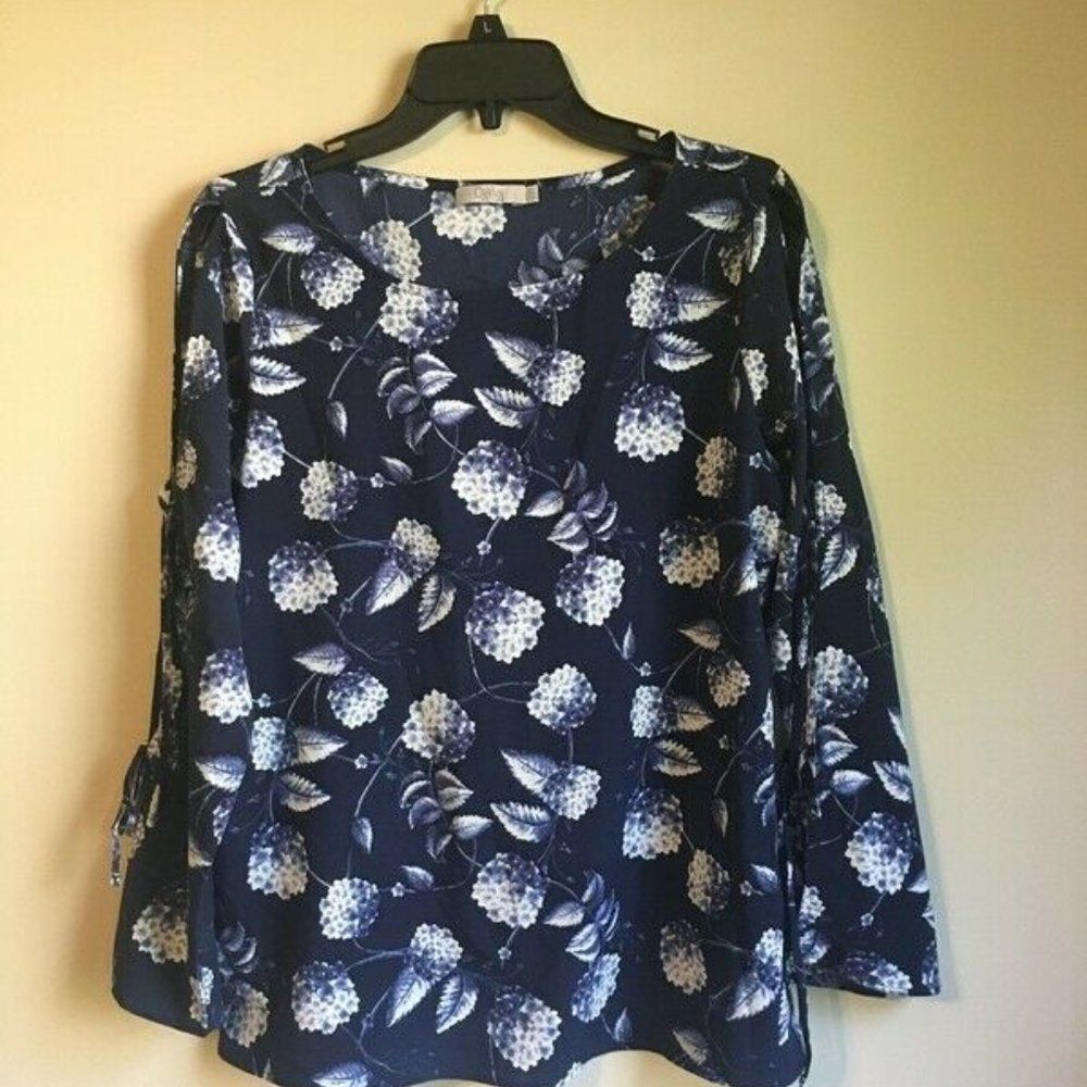 Dalia small blue floral top‎